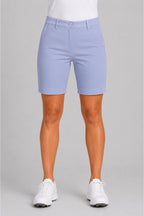 Bermuda chino de golf femme bleu clair, vue arrière, fermeture à bouton et poches