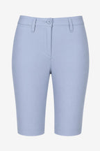 Bermuda chino pour femme bleu clair, passants et poches sur l’avant