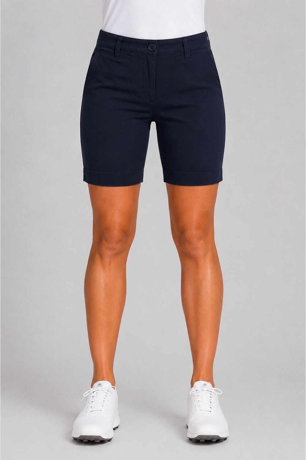 Bermuda chino de golf femme bleu marine, vue de face, taille à passants et fermeture boutonnée