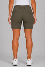 Bermuda chino femme vert olive, vue de face, fermeture boutonnée, poches.