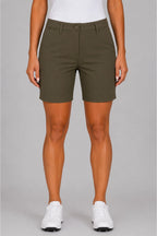Bermuda chino femme vert olive, vue arrière, poches et logo au dos.