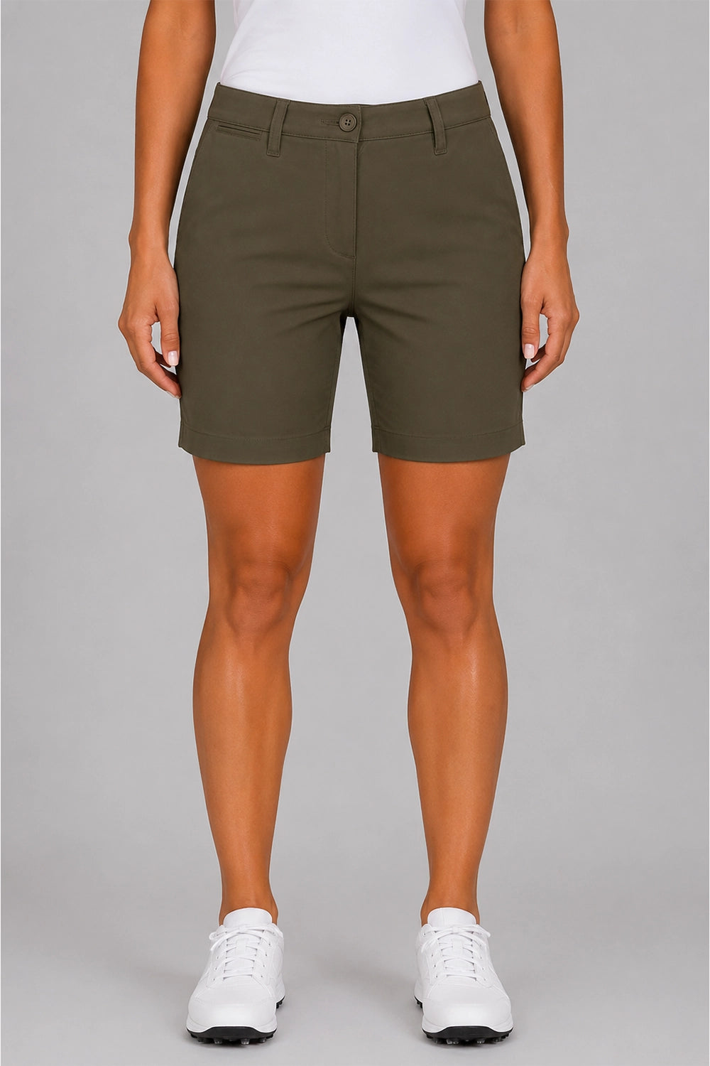 Bermuda chino femme vert olive, vue arrière, poches et logo au dos.