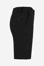 Bermuda chino femme de golf noir, taille à passants, poches latérales et pli.