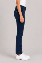 Pantalon chino de golf femme bleu marine, profil jambe et poche, coupe droite, taille boutonnée
