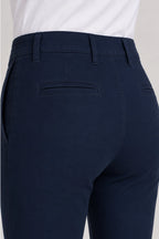 Pantalon chino de golf femme bleu marine, vue arrière avec passants et poche incrustée