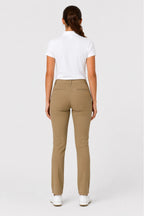Pantalon chino de golf femme beige camel, vue arrière, coutures et passants visibles