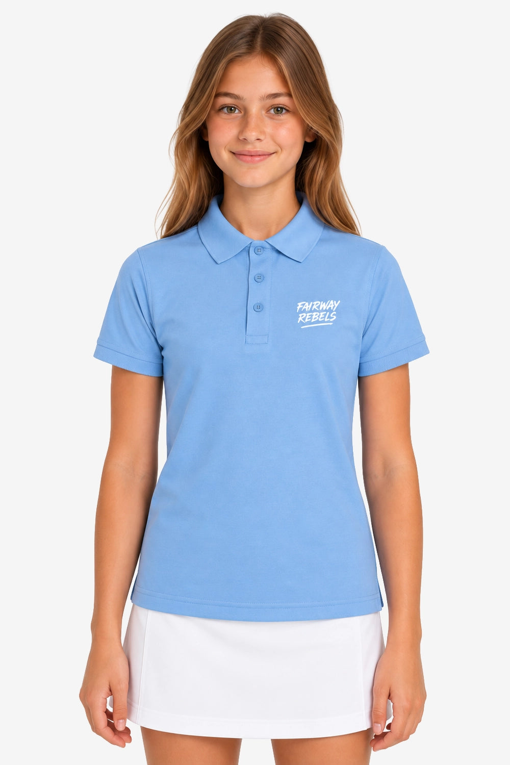 Polo technique fille bleu ciel, col polo boutonné, logo poitrine; avec jupe blanche.
