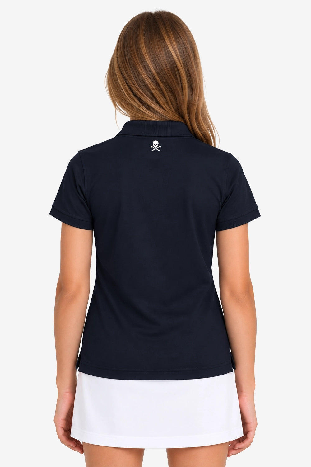 Polo technique fille bleu marine, dos avec petit logo sur le col, porté de dos.
