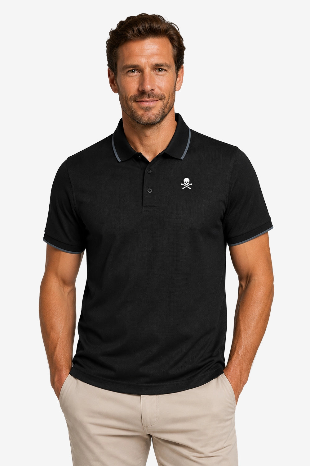 Polo homme noir à col boutonné, logo tête de mort sur la poitrine, manches courtes