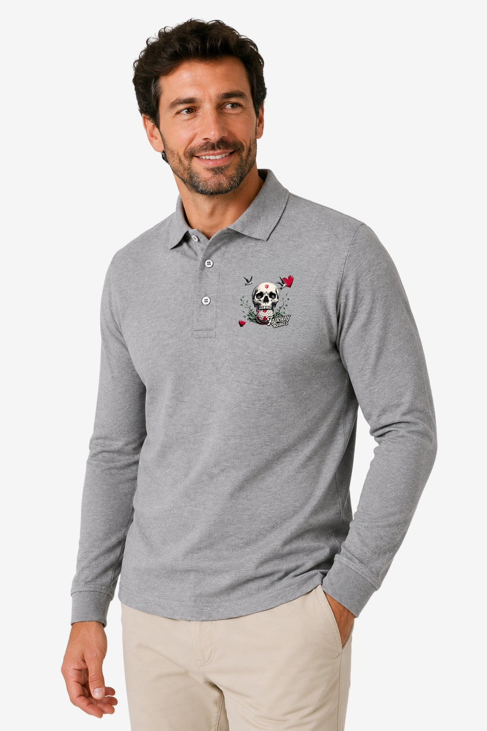 Polo homme gris chiné, manches longues, col boutonné et écusson tête de mort