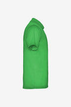 Polo technique vert avec col à trois boutons, manches courtes et logo discret