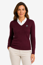 Pull femme col V bordeaux, vue de face, maille côtelée et col V.
