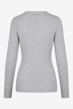 Pull femme à col V gris clair, vue de dos, bas côtelé et manches longues.