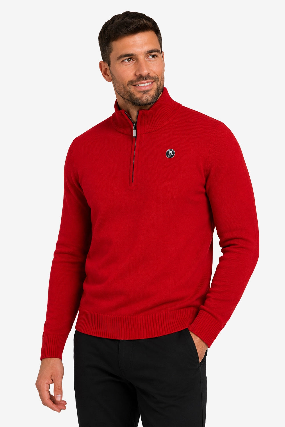 Pull homme rouge 1/4 zip, maille côtelée, logo rond sur la poitrine.