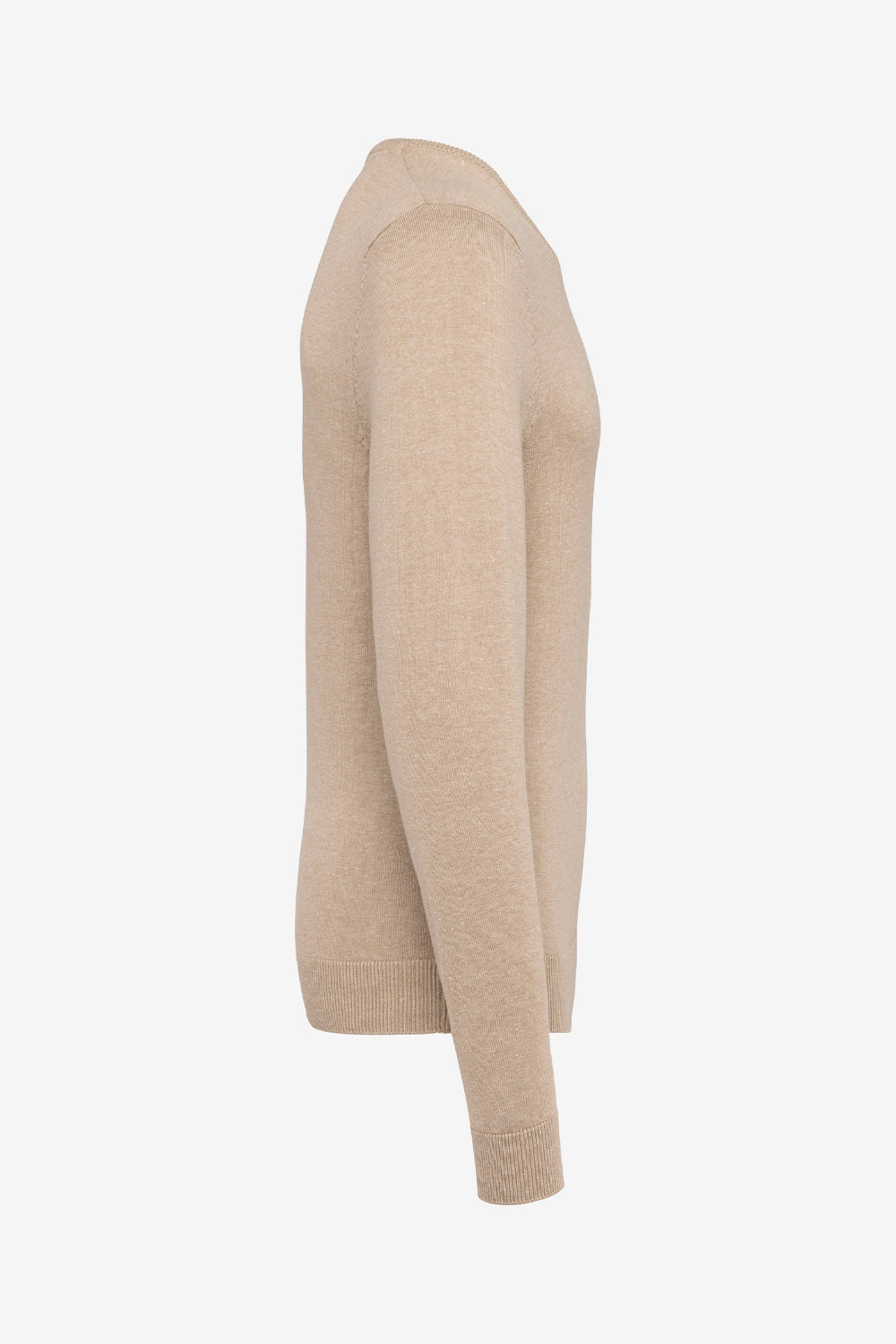 Pull de golf homme à col V beige, vue de profil, manches longues en maille.