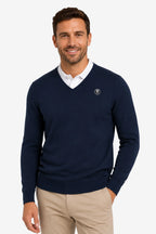 Pull homme col V bleu marine en maille, coupe droite, badge Golf sur la poitrine