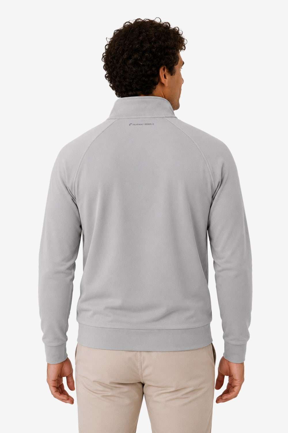 Pull de golf technique homme gris clair, vue de dos, demi-zip discret, finitions côtelées.