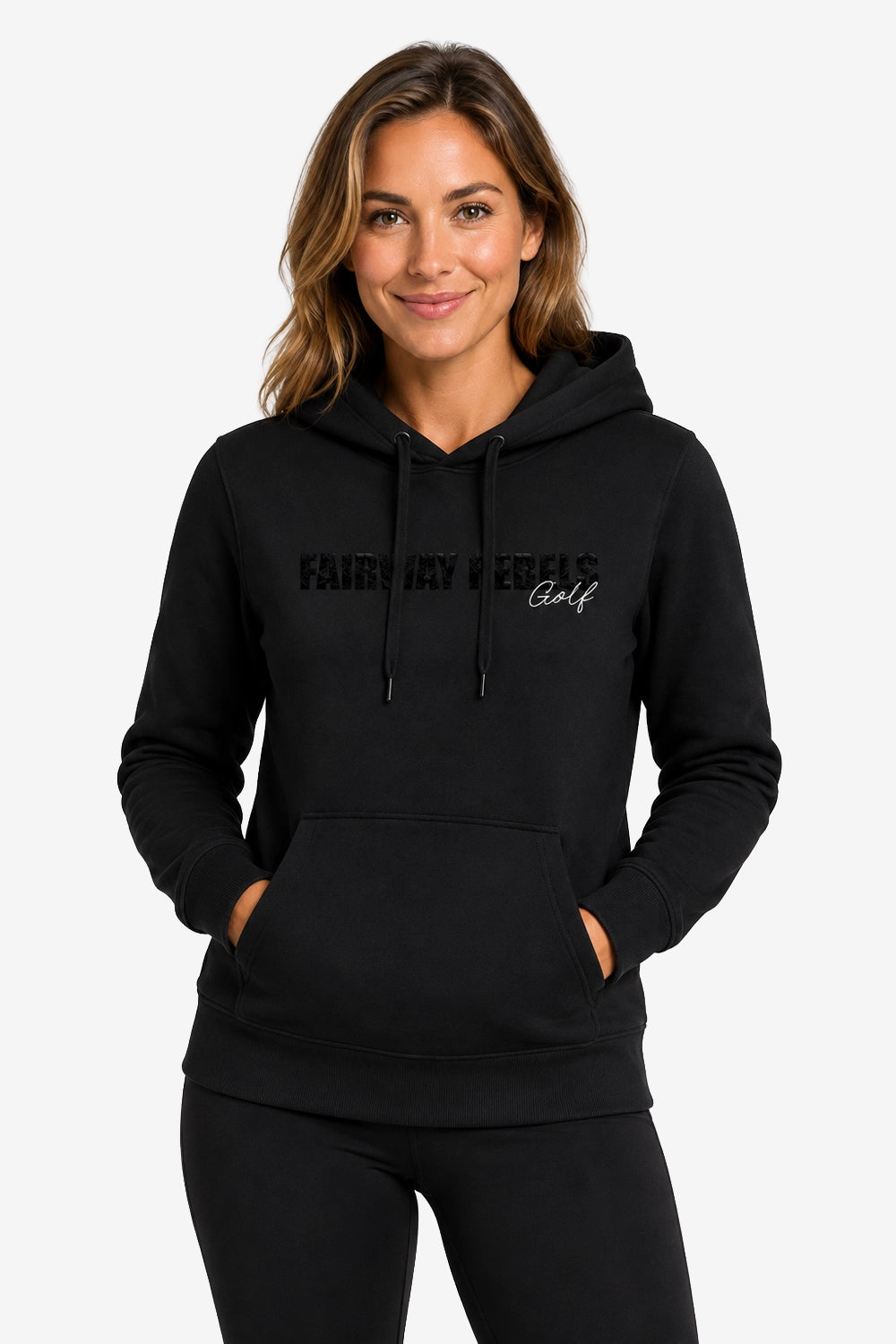 Sweat à capuche femme noir avec inscription poitrine, cordons de capuche et poche.
