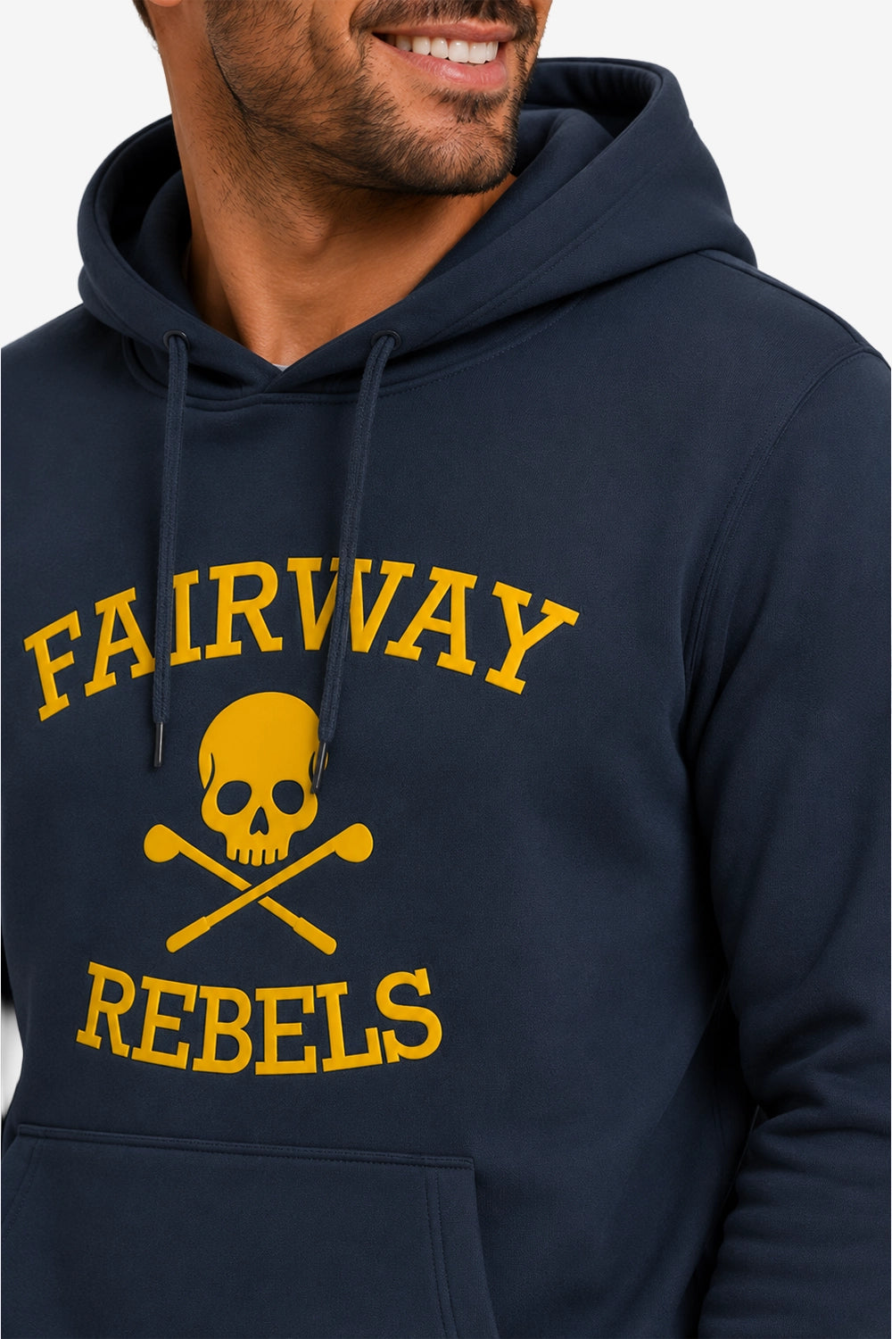 Sweat à capuche homme bleu marine avec imprimé « FAIRWAY REBELS » et tête de mort jaune.