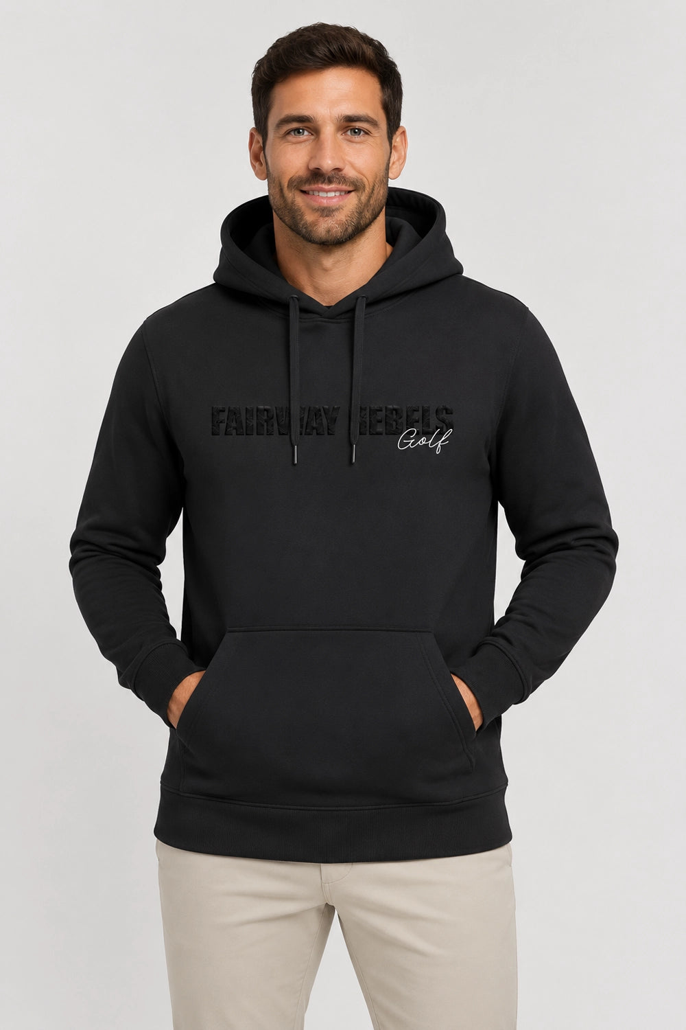 Sweat à capuche homme noir, capuche à cordons, poche kangourou, logo poitrine.