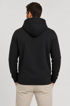 Sweat à capuche homme noir, vue dos avec capuche et bas droit.