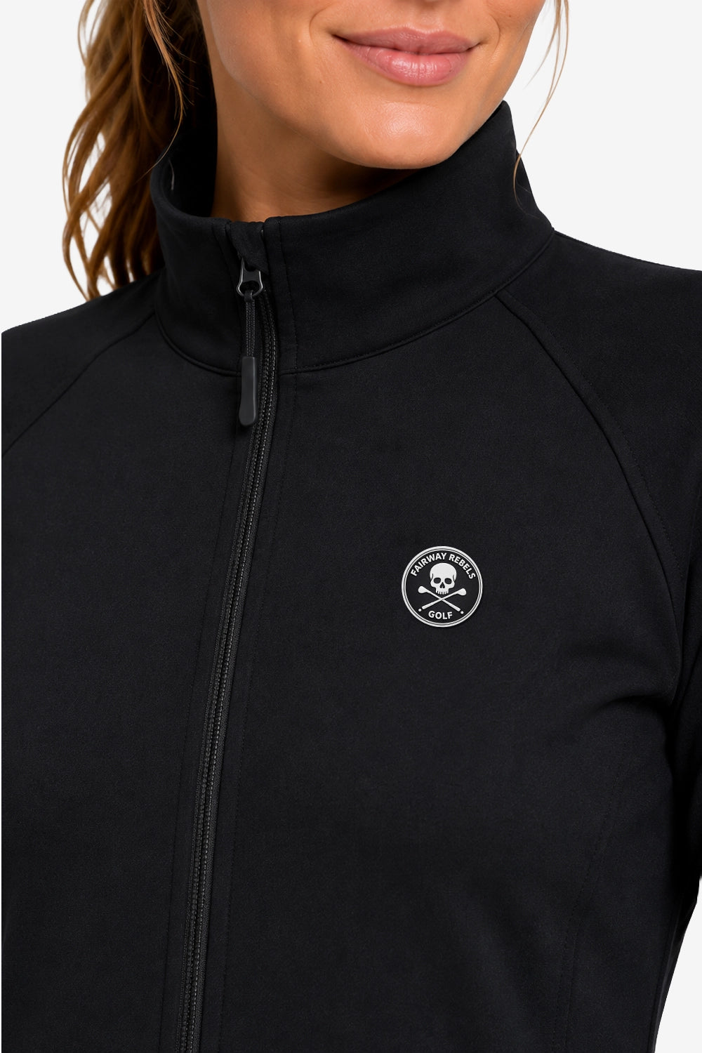 Veste de golf déperlante noire femme, gros plan col montant et fermeture zippée, logo rond.