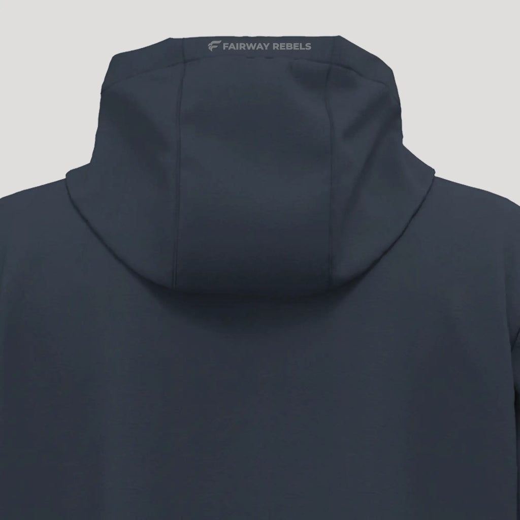dos d'une veste de golf homme bleu marine imperméable avec capuche, vue de près