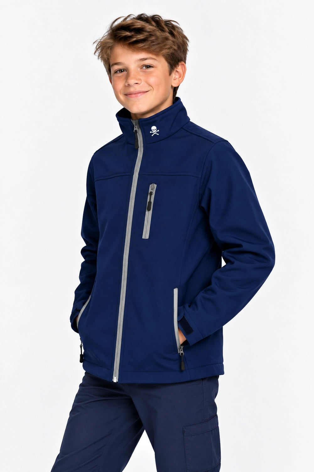 Veste de pluie garçon bleu marine avec capuche, zip frontal et poches zippées.